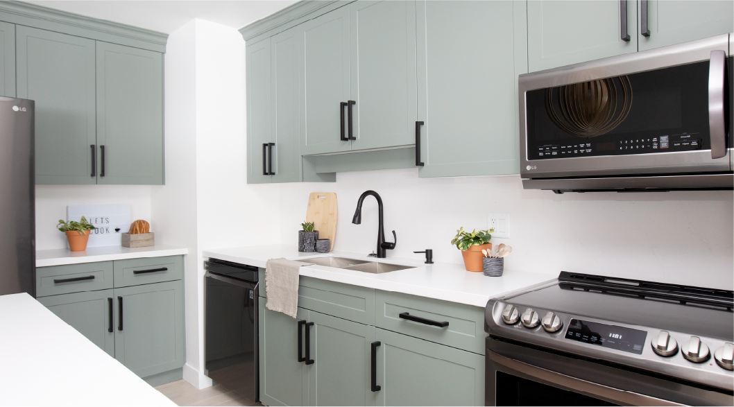 Transform Your Kitchen: Renuit Kitchen Cabinet Refacing